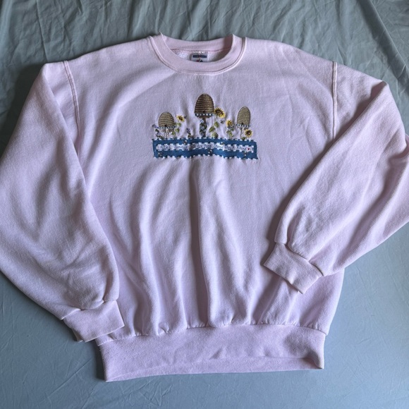 Jerzees Tops - Vintage Jerzees Light Pink Fleece Oversized Sweatshirt Embroidered Garden Bees